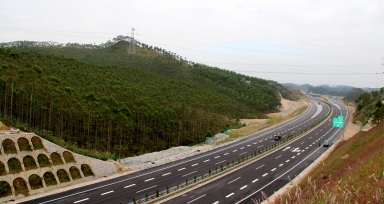 防城至東興高速公路